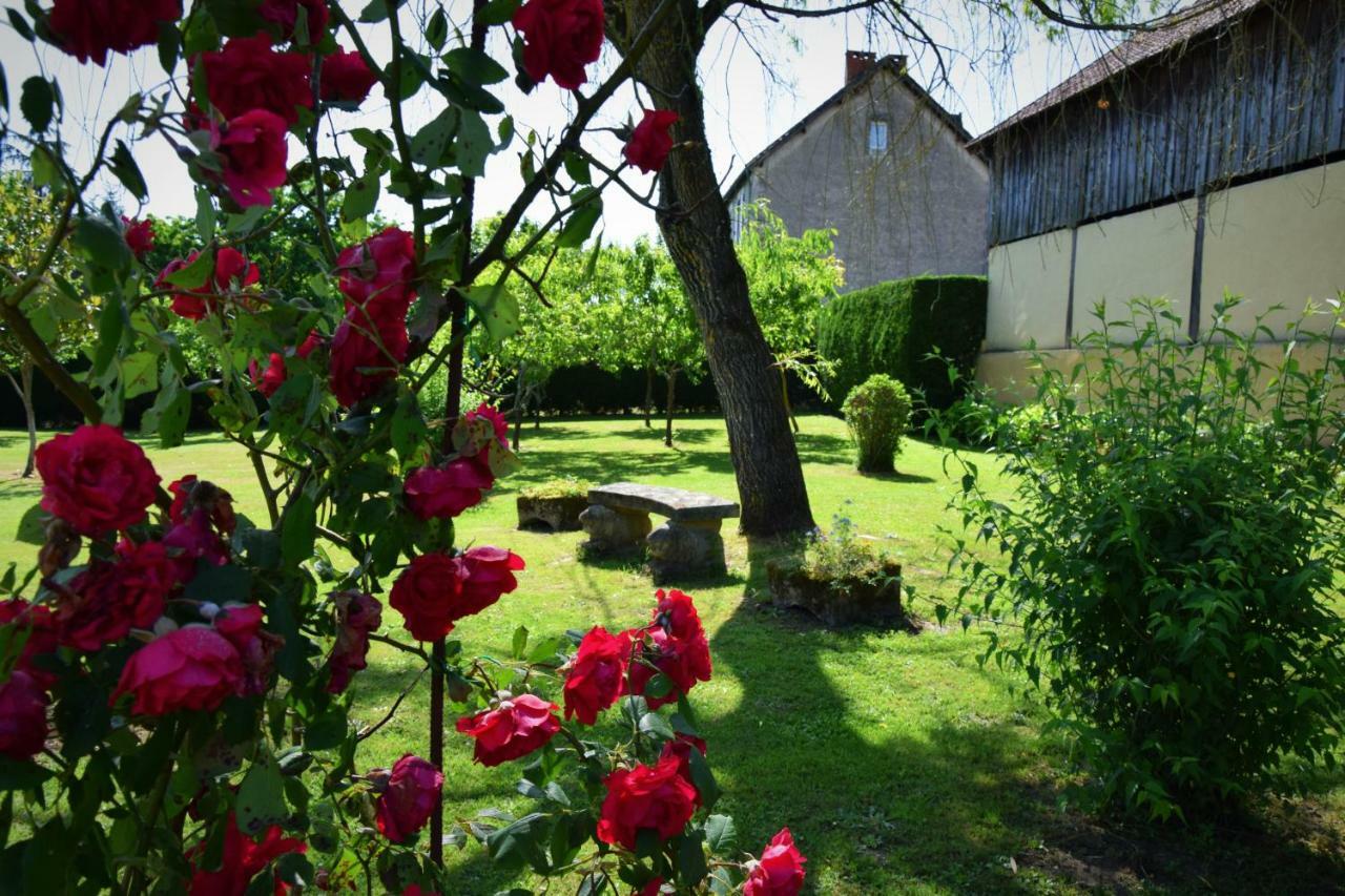 L'Intemporelle B&B Le Buisson-de-Cadouin Екстериор снимка