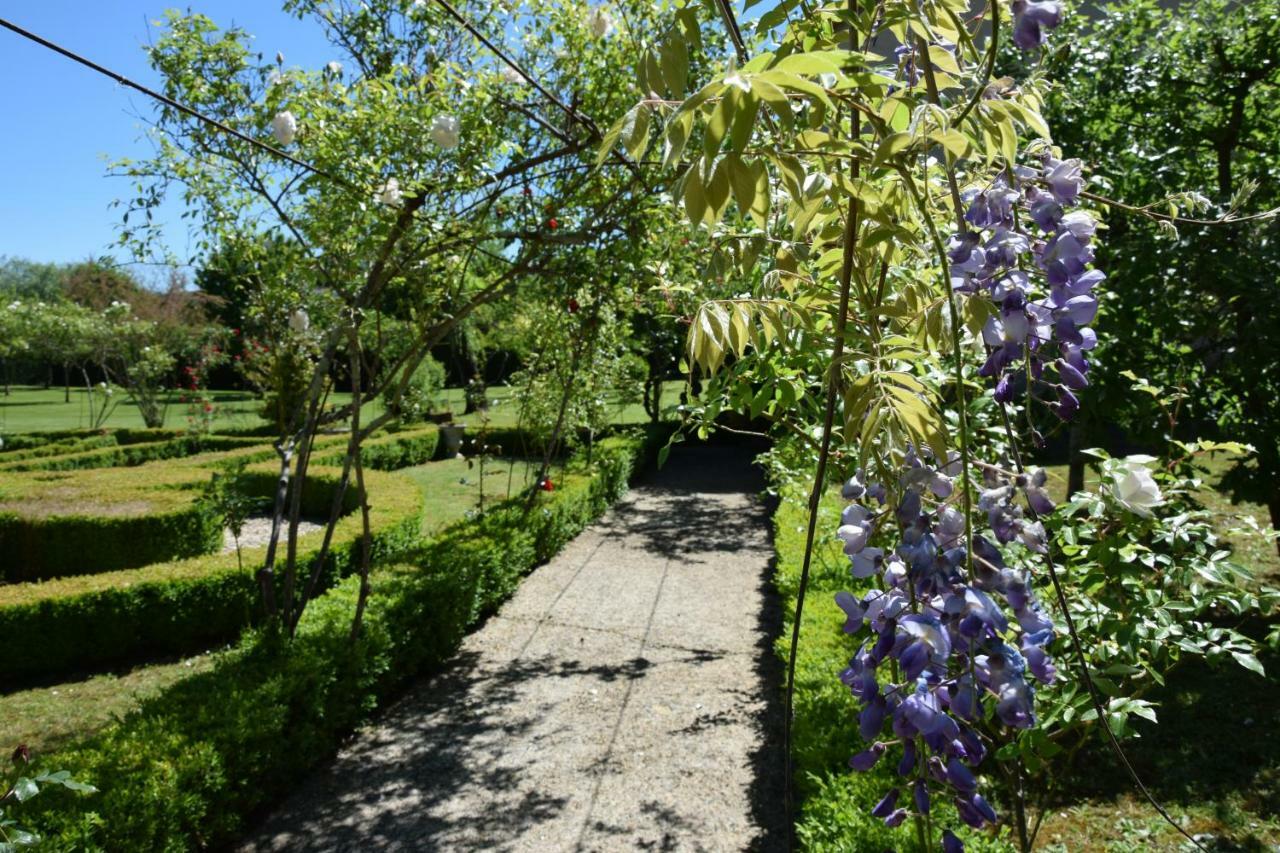 L'Intemporelle B&B Le Buisson-de-Cadouin Екстериор снимка